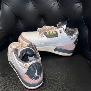 Jordan 3 Retro Big kids Sneakers in White and Pink Vintage Floral. Brand New‼️